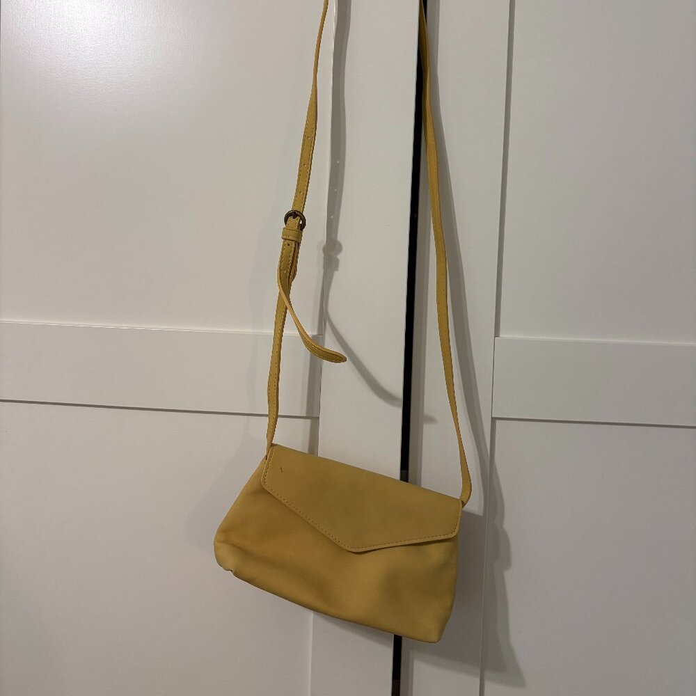 Small yellow suede Universal Thread cross-body purse